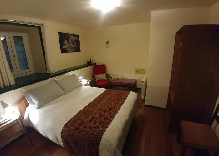 Pensão Corihuasi 3*